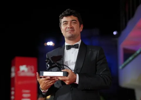 ve2026-12 Riccardo Scamarcio